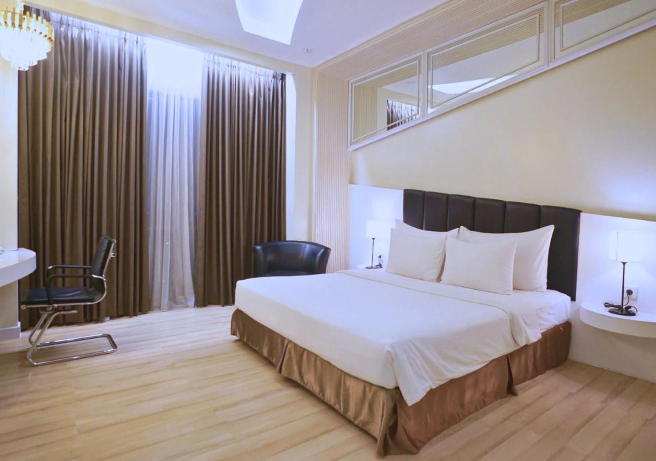 The Grantage Hotel & Sky Lounge Serpong Exterior photo