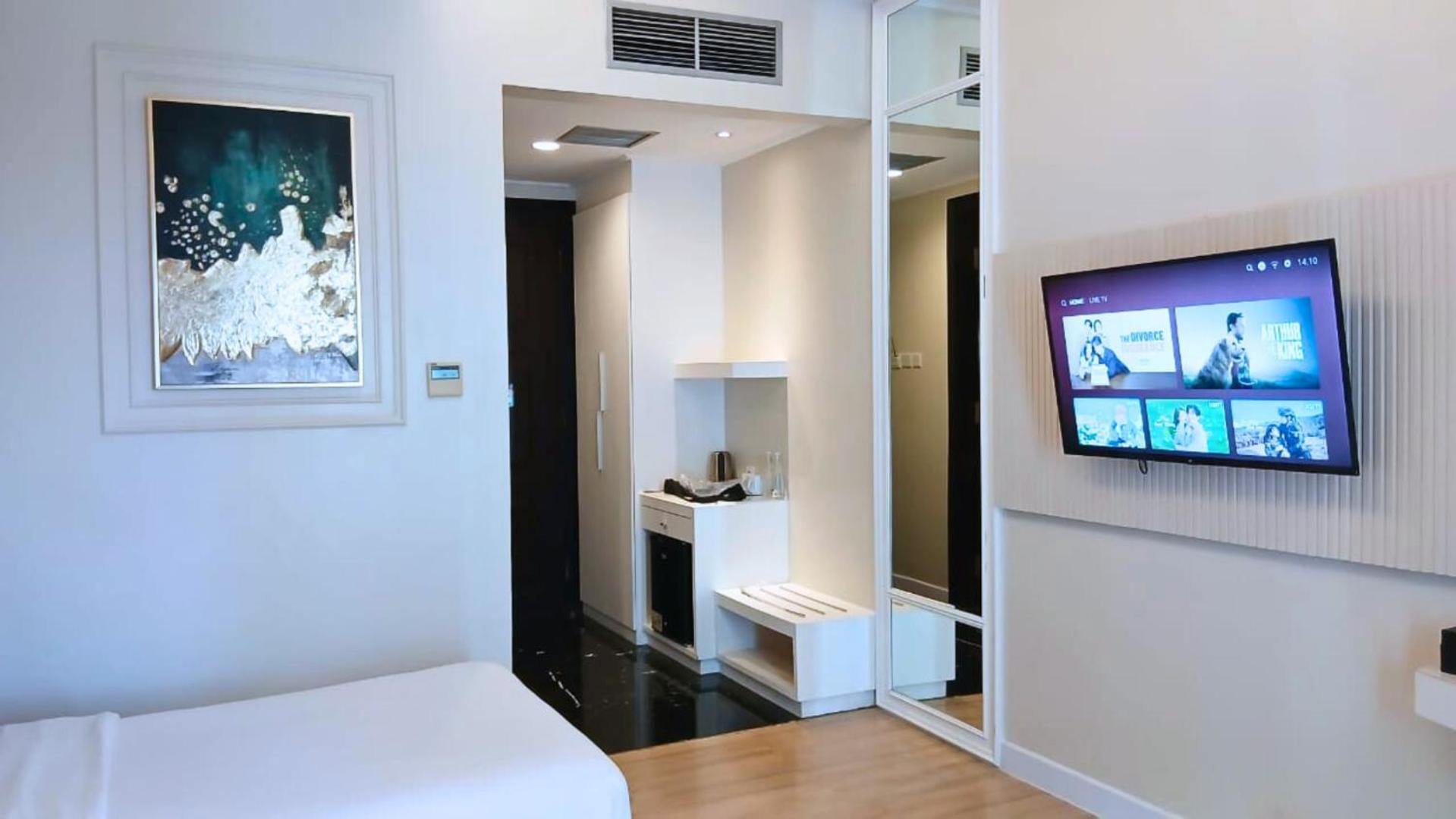 The Grantage Hotel & Sky Lounge Serpong Exterior photo